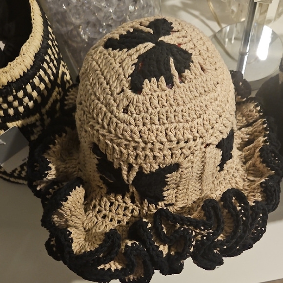 Butterfly Ruffle Cotton Crochet Thread Hat - Picture 2 of 6